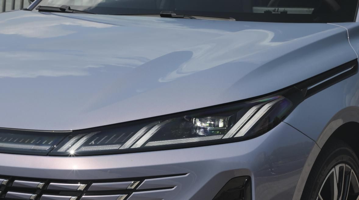 新车 | 增逸彩蓝车色/电动尾翼，新款长安逸动亮相，现款8.39万元起