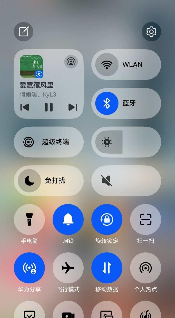 带上鸿蒙5手机去钓鱼，秋天该有的“松弛感”这不就来了！