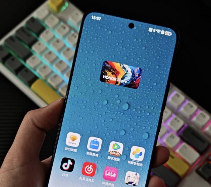 荣耀这次给老手机整了个大系统更新 连三年前的机型也能用上新功能