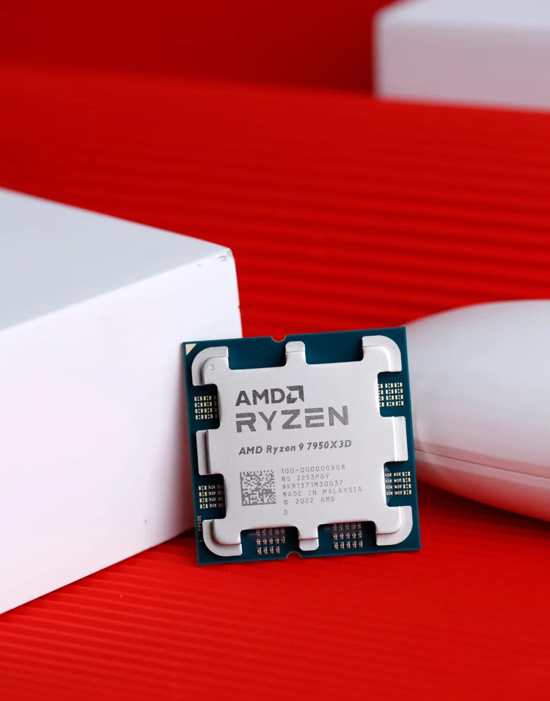 全面击败13900K，还能玩超频！Zen 4 3D缓存处理器：锐龙9 7950X3D首测 - 宋马