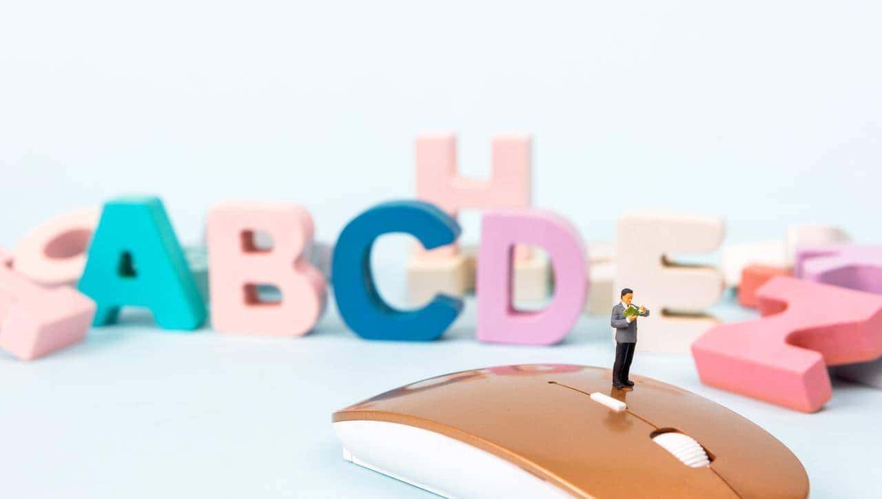 四六级备考救命干货！100 个高频词组 + 15 组易错形似词，直接背