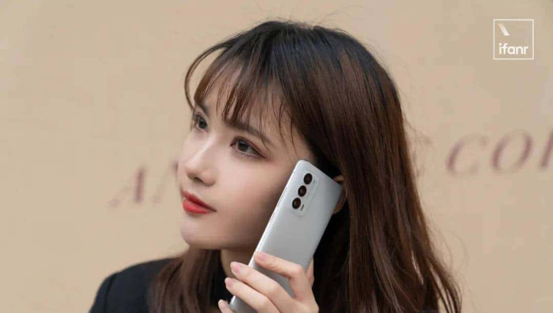 三零手机魅族 18 系列如何选？选小屏旗舰还是大屏航母？