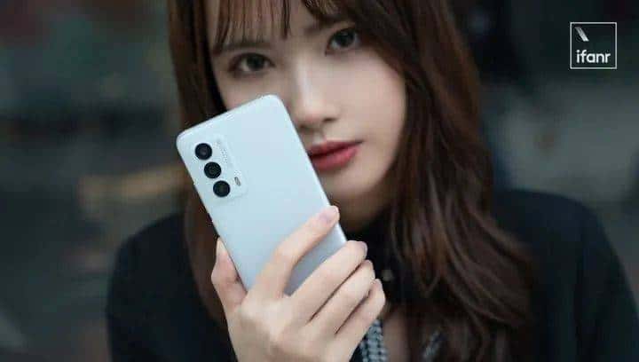 三零手机魅族 18 系列如何选？选小屏旗舰还是大屏航母？