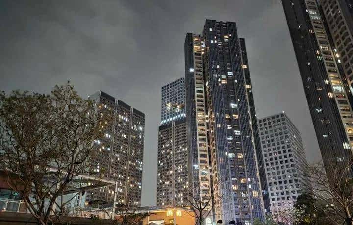 三零手机魅族 18 系列如何选？选小屏旗舰还是大屏航母？