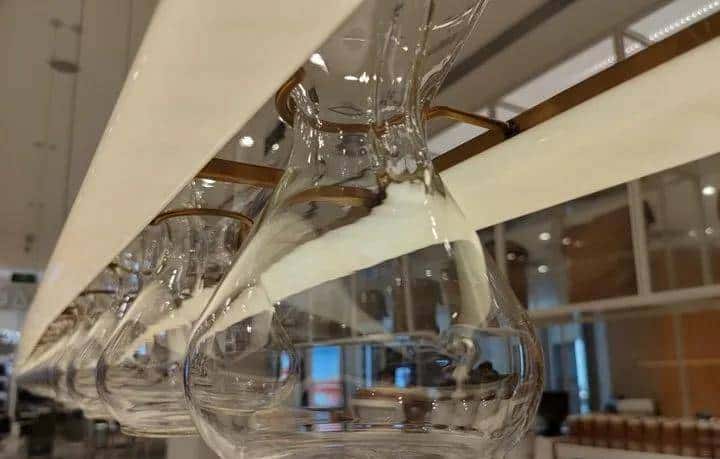 三零手机魅族 18 系列如何选？选小屏旗舰还是大屏航母？