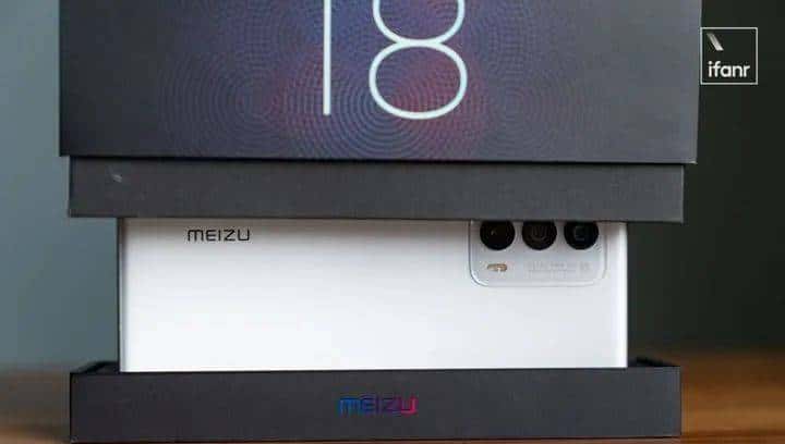 三零手机魅族 18 系列如何选？选小屏旗舰还是大屏航母？