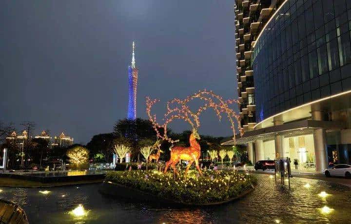 三零手机魅族 18 系列如何选？选小屏旗舰还是大屏航母？