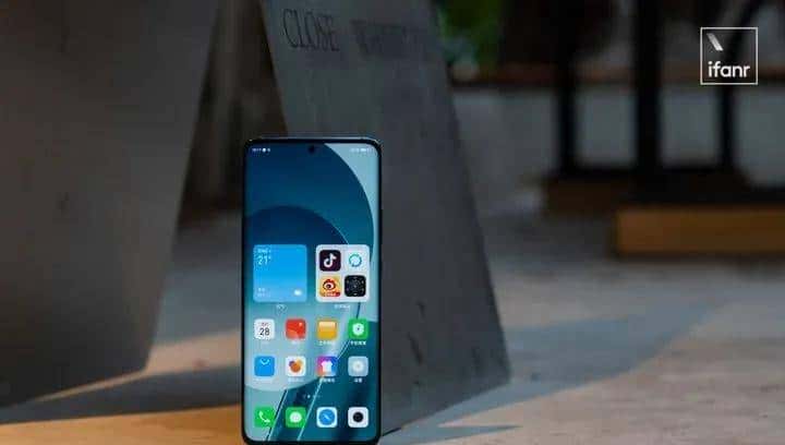 三零手机魅族 18 系列如何选？选小屏旗舰还是大屏航母？