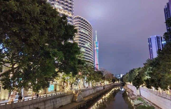 三零手机魅族 18 系列如何选？选小屏旗舰还是大屏航母？