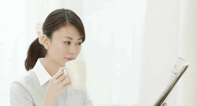 小说：小猫咪是个老色批，看到人家萌妹子，被迷得挪不开步子了 - 宋马