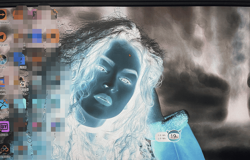 win10笔记本电脑桌面发蓝、呈现负片的颜色，以及键盘中个别键失灵 - 宋马