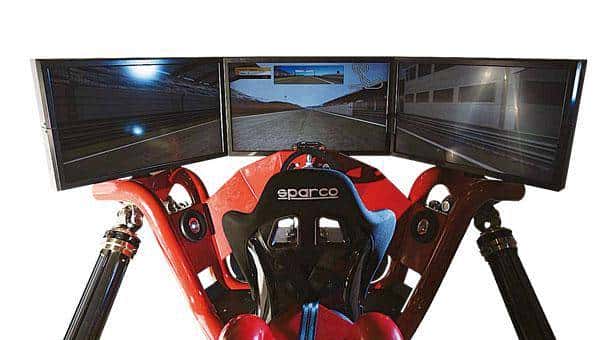 赛车模拟器，VR的唯一选择？