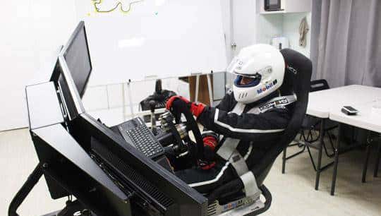 赛车模拟器，VR的唯一选择？