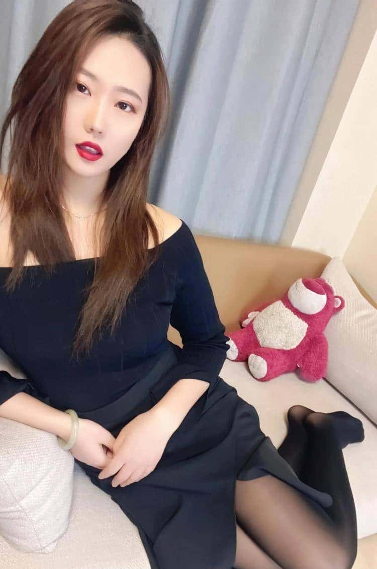 一朝清风得梦据，挖呀挖呀种花去