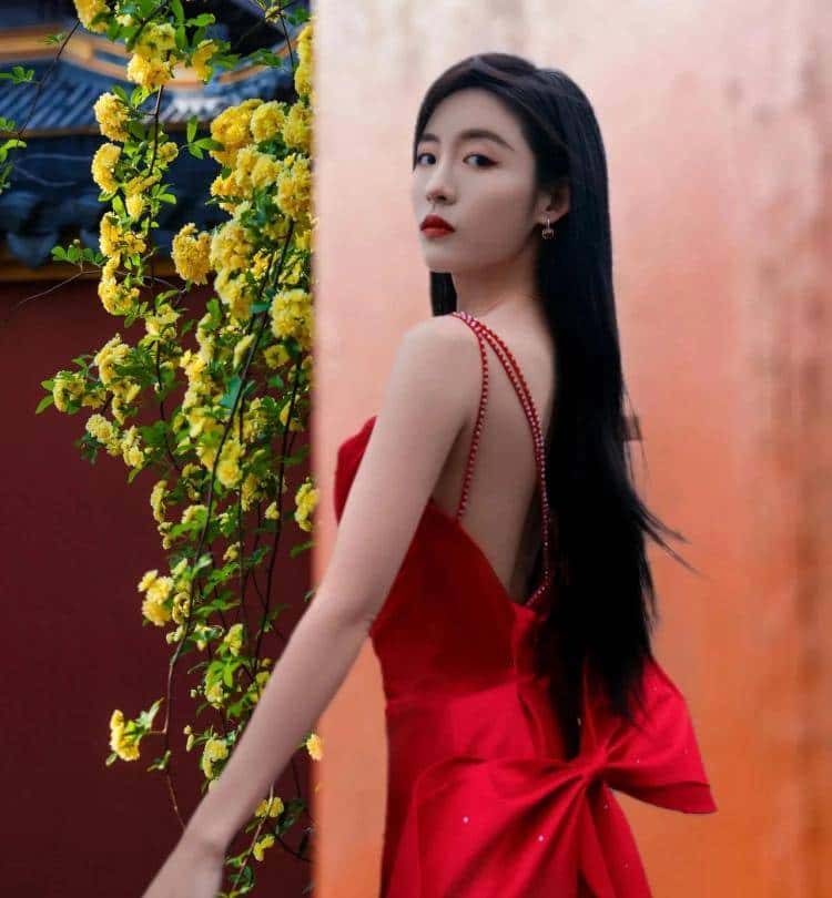 一朝清风得梦据，挖呀挖呀种花去