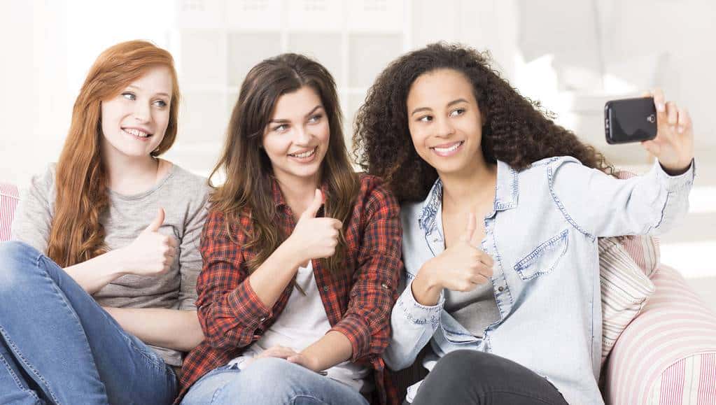 “while”前“加了逗号”与“不加逗号”，意思完全不一样啊