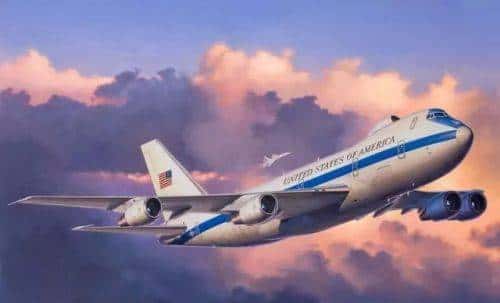 美国E-4空中指挥机：专为末日而生