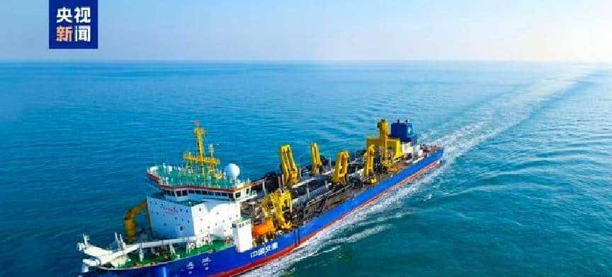 我国自主研制的超大型耙吸挖泥船海试告捷