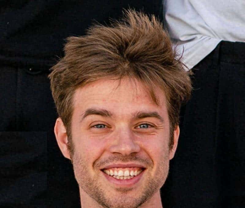 每天开发2.5万新 App,一度挤爆 GitHub!一个仅有 15 人的团队创建了“欧洲版 Cursor”,三个月挣了 1 个亿 - 宋马