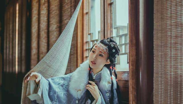 小说:恶心眼神看妻子,把你的眼珠挖出来才行 - 宋马