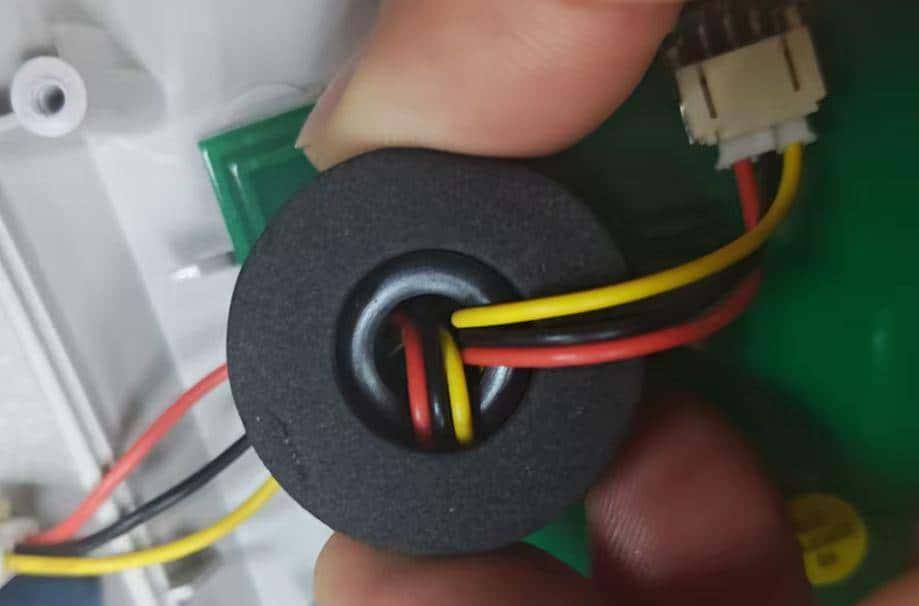 这个天线电路板是强力胶粘贴？太难拆了！拆解“身份证阅读器”