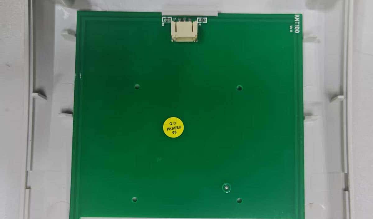 这个天线电路板是强力胶粘贴？太难拆了！拆解“身份证阅读器”