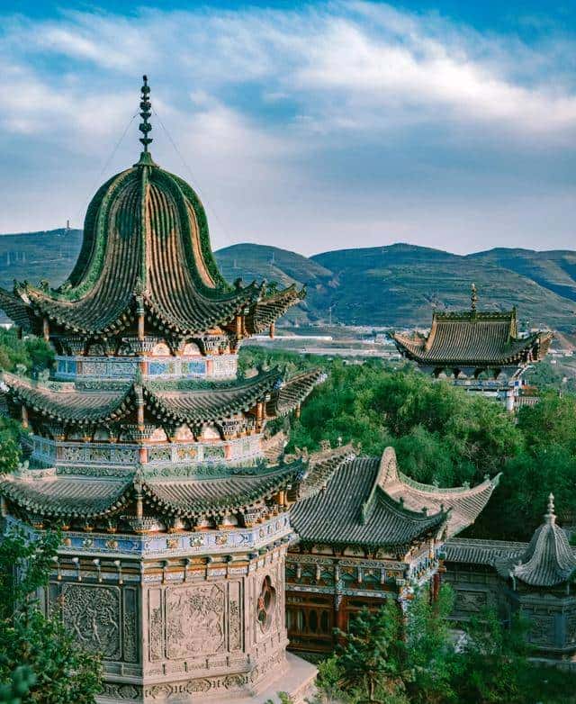 一个上海人，去了一趟兰州和西宁，实话实说差别还是很大的