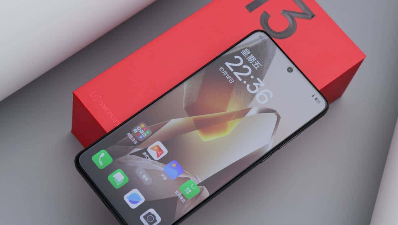 友商承让了，一加13评测：4499元起的骁龙8至尊版+2K屏+潜望长焦