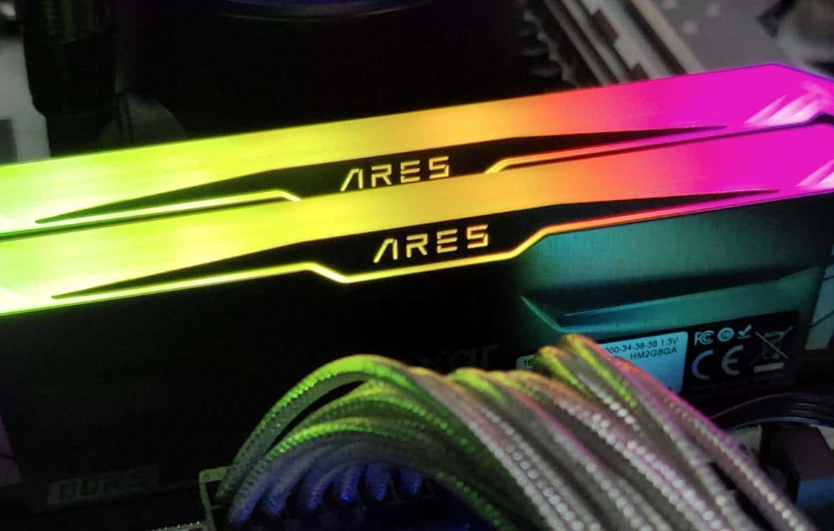 万元装机最优选，2K游戏甜品卡 iGame GeForce RTX 4070 Vulcan OC 首测