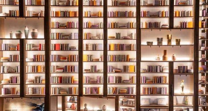 别再觉得爬虫很难了！5行Python打开新世界大门