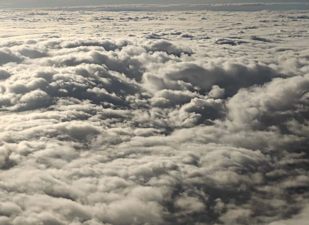 友商承让了，一加13评测：4499元起的骁龙8至尊版+2K屏+潜望长焦