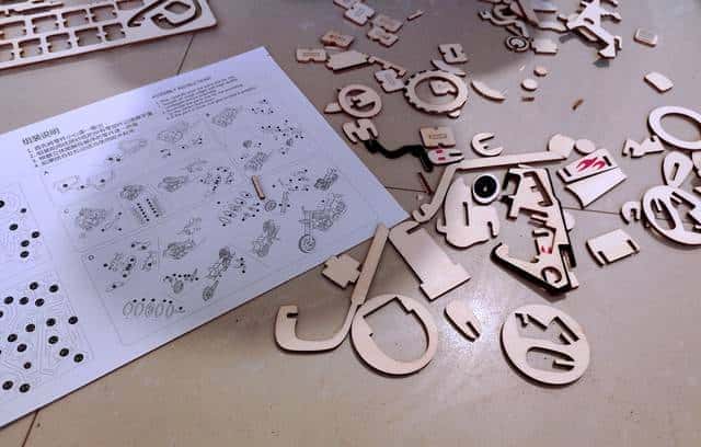 我删掉孩子平板里短视频APP，却在他草稿纸，发现AI提问训练日志