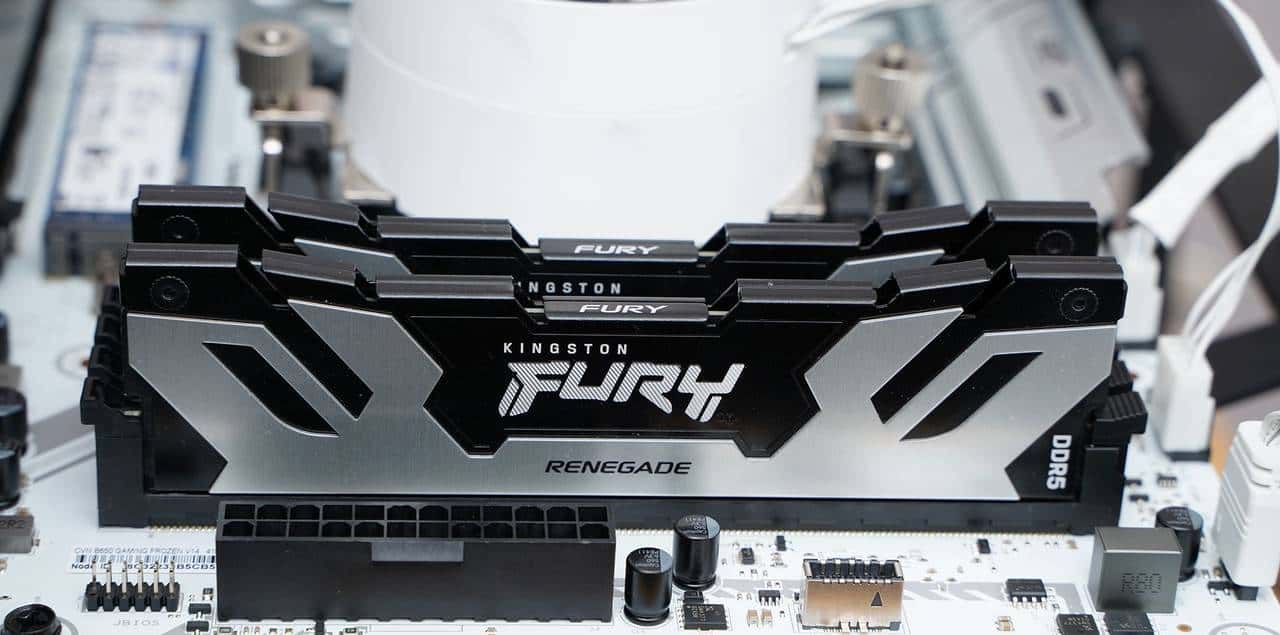 2K游戏神器 七彩虹iGame GeForce RTX 5070 Ultra W OC 12GB评测