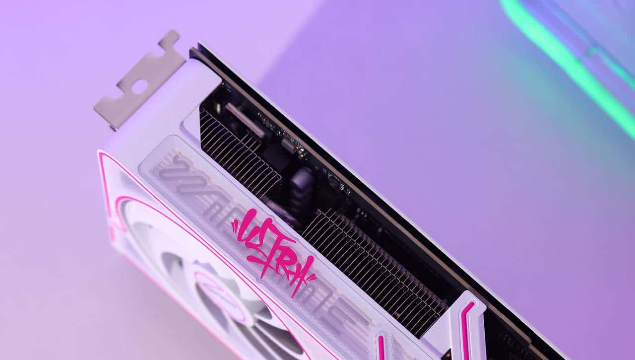 2K游戏神器 七彩虹iGame GeForce RTX 5070 Ultra W OC 12GB评测