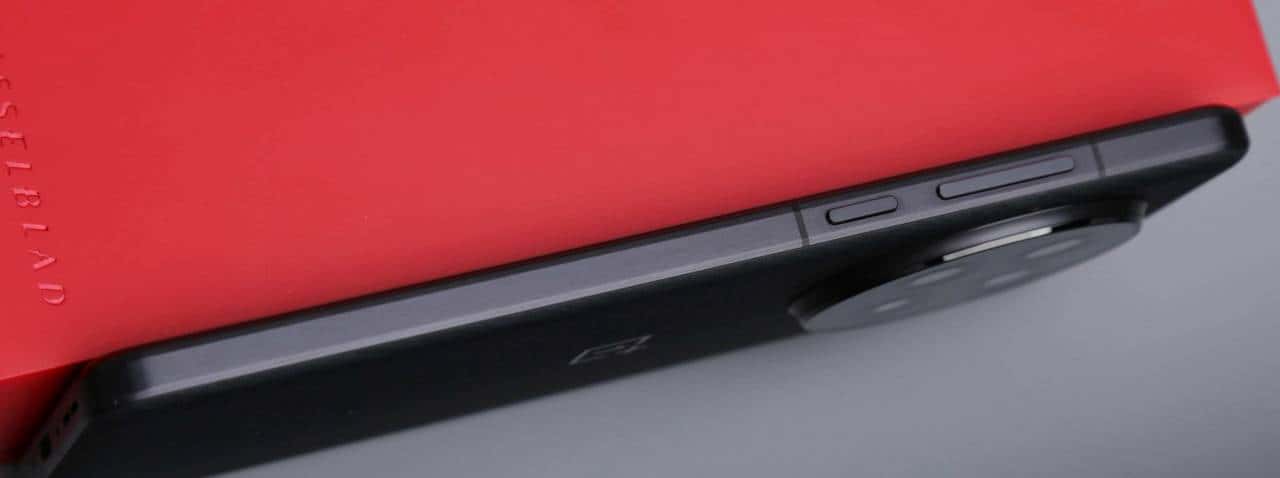 友商承让了，一加13评测：4499元起的骁龙8至尊版+2K屏+潜望长焦