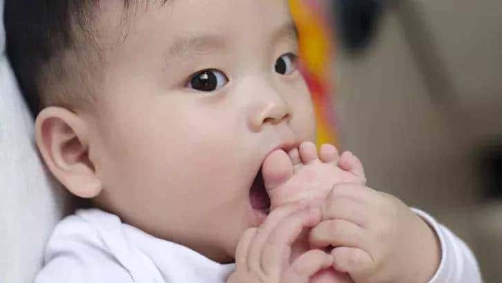 宝宝为什么总是摸私处？看完这个就懂了