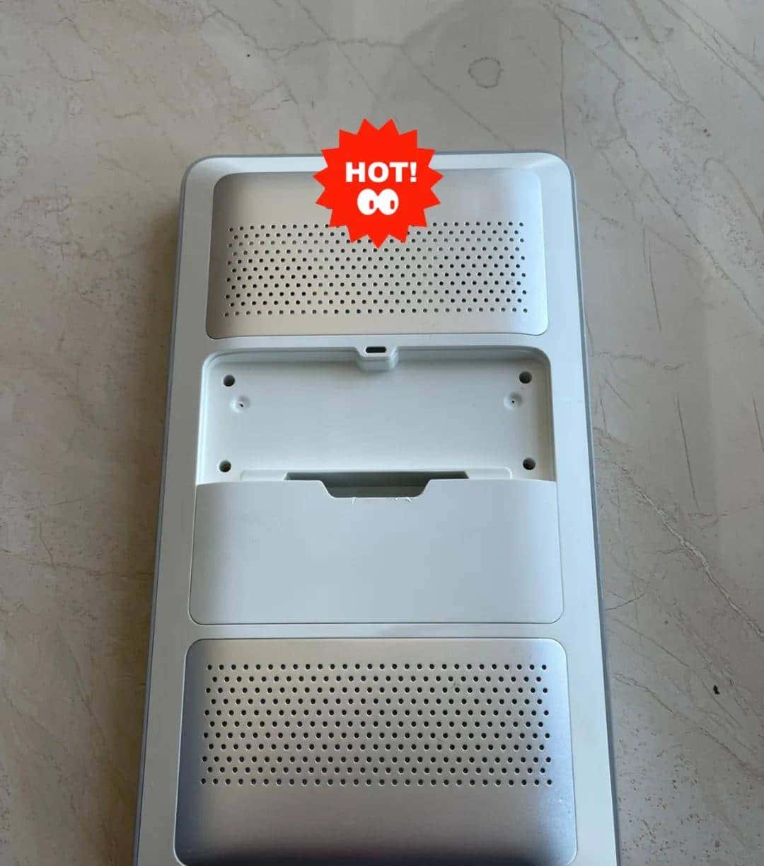 某鱼流出160元10.1寸触摸大屏的开发板，rk3399+4G运存+16G硬盘！