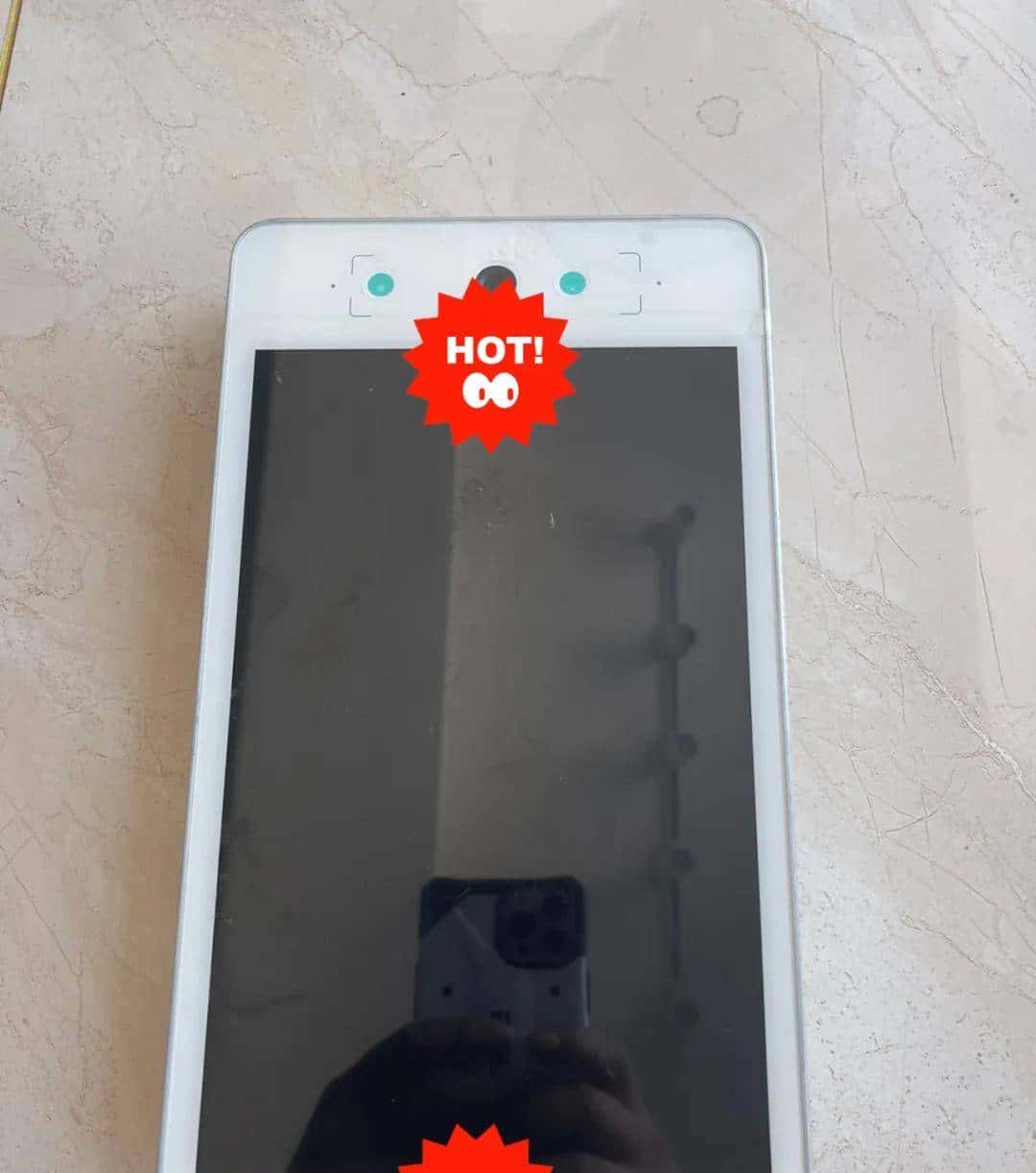 某鱼流出160元10.1寸触摸大屏的开发板，rk3399+4G运存+16G硬盘！