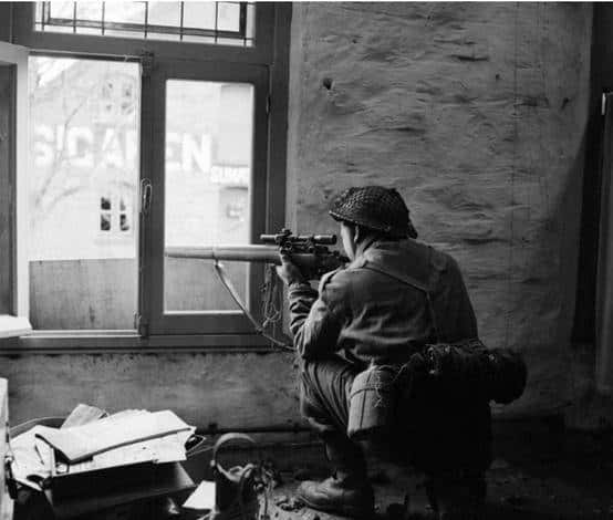 沉默杀手-诺曼底战役中的狙击手对决