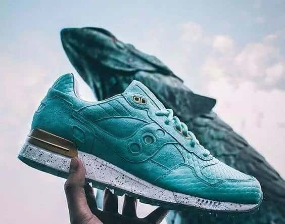 Sneaker 风潮来袭，「跑」出来的时髦客