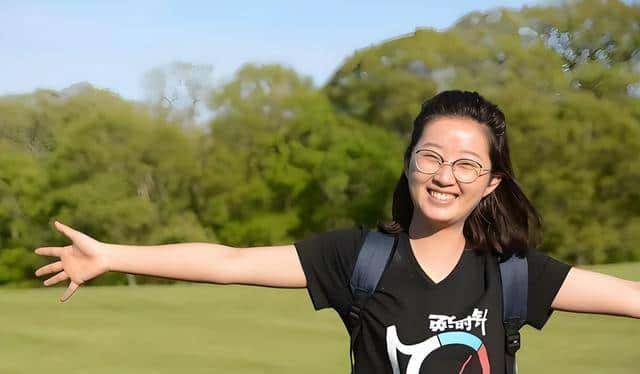 章莹颖遇害8年太催泪！博士男友不恋不婚。以另一种方式替她尽孝