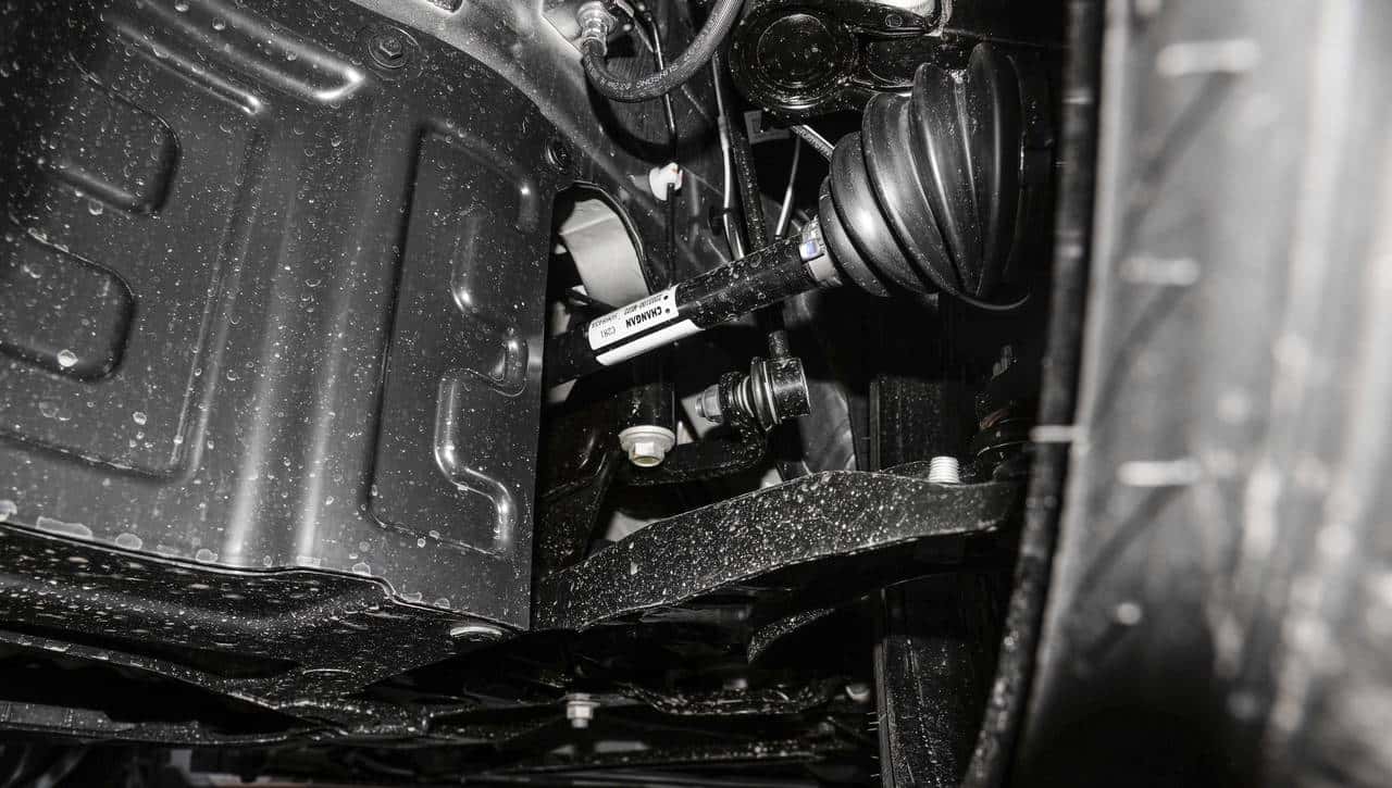 9.79万起售！10万级运动轿跑，2.0T+爱信8AT，长安UNI-V香不香？