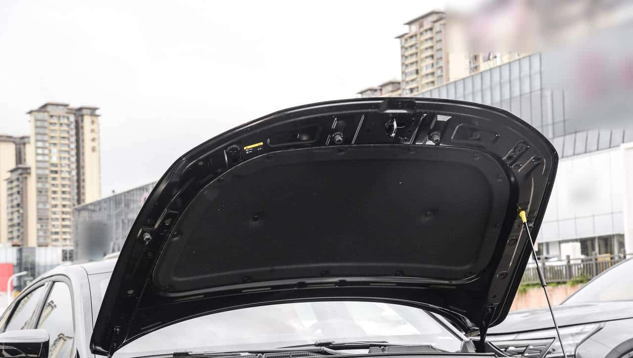 9.79万起售！10万级运动轿跑，2.0T+爱信8AT，长安UNI-V香不香？