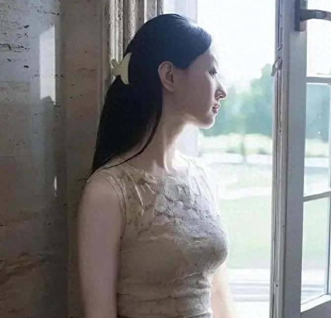 别瞎猜了！女人这4个动作就是“我愿意