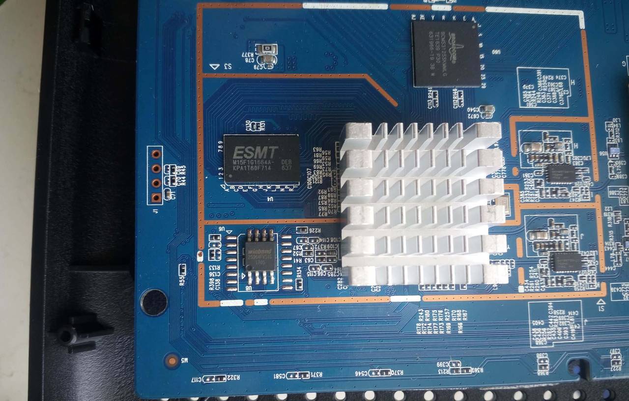 「原创」腾达AC9“双烙铁”拆换16M FLASH加装散热片