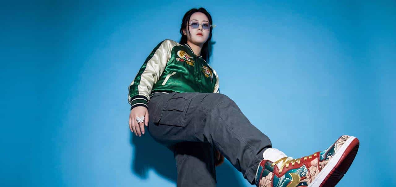 让马斯克变街头痞子、林黛玉穿潮牌,这个AI视频新玩法太上头,手把手教你秒变潮人