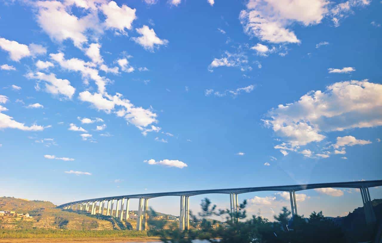 八年级上册英语Unit4单词、短语、句型练习题(附答案)! - 宋马