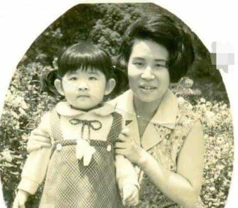 吴君如和陈可辛同居17年,生下女儿却不结婚:她到底图什么?