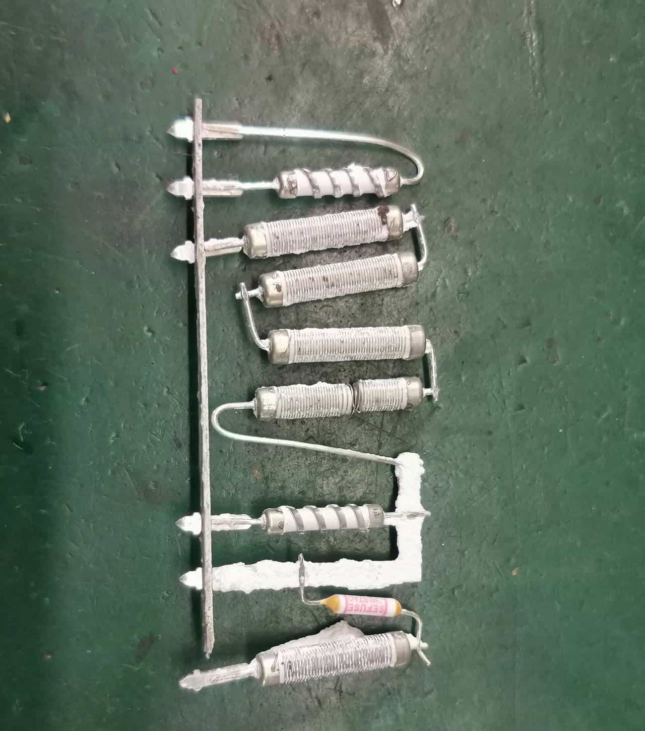 拆解松下伺服驱动器的电阻