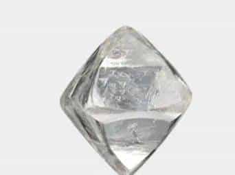 如何成为居家钻石鉴定师